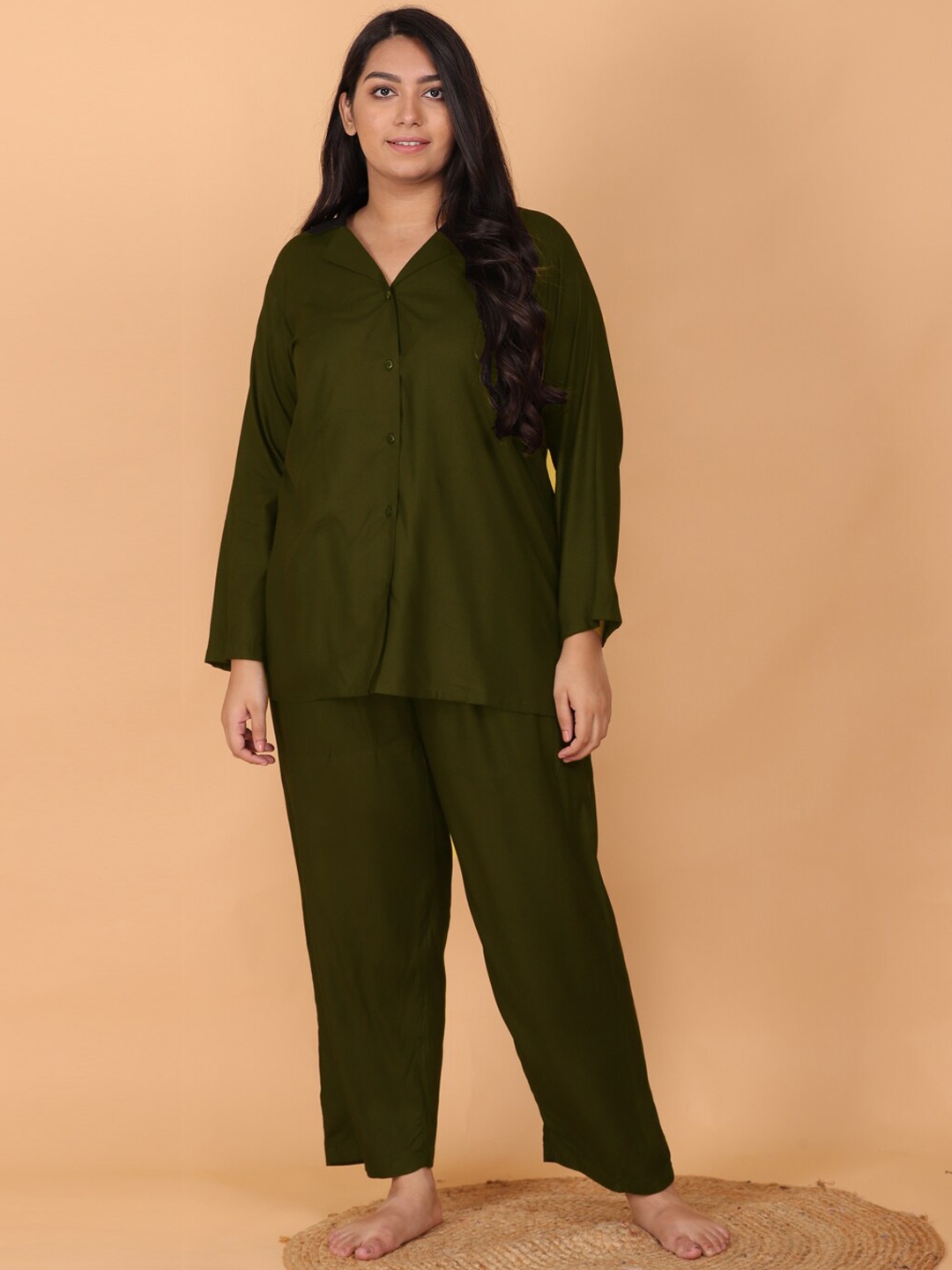 

LastInch Embroidered Night Suit, Green