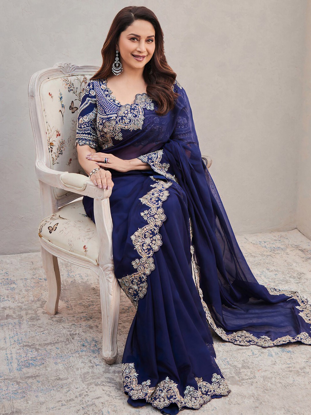 

Angroop Embroidered Detail Saree, Navy blue