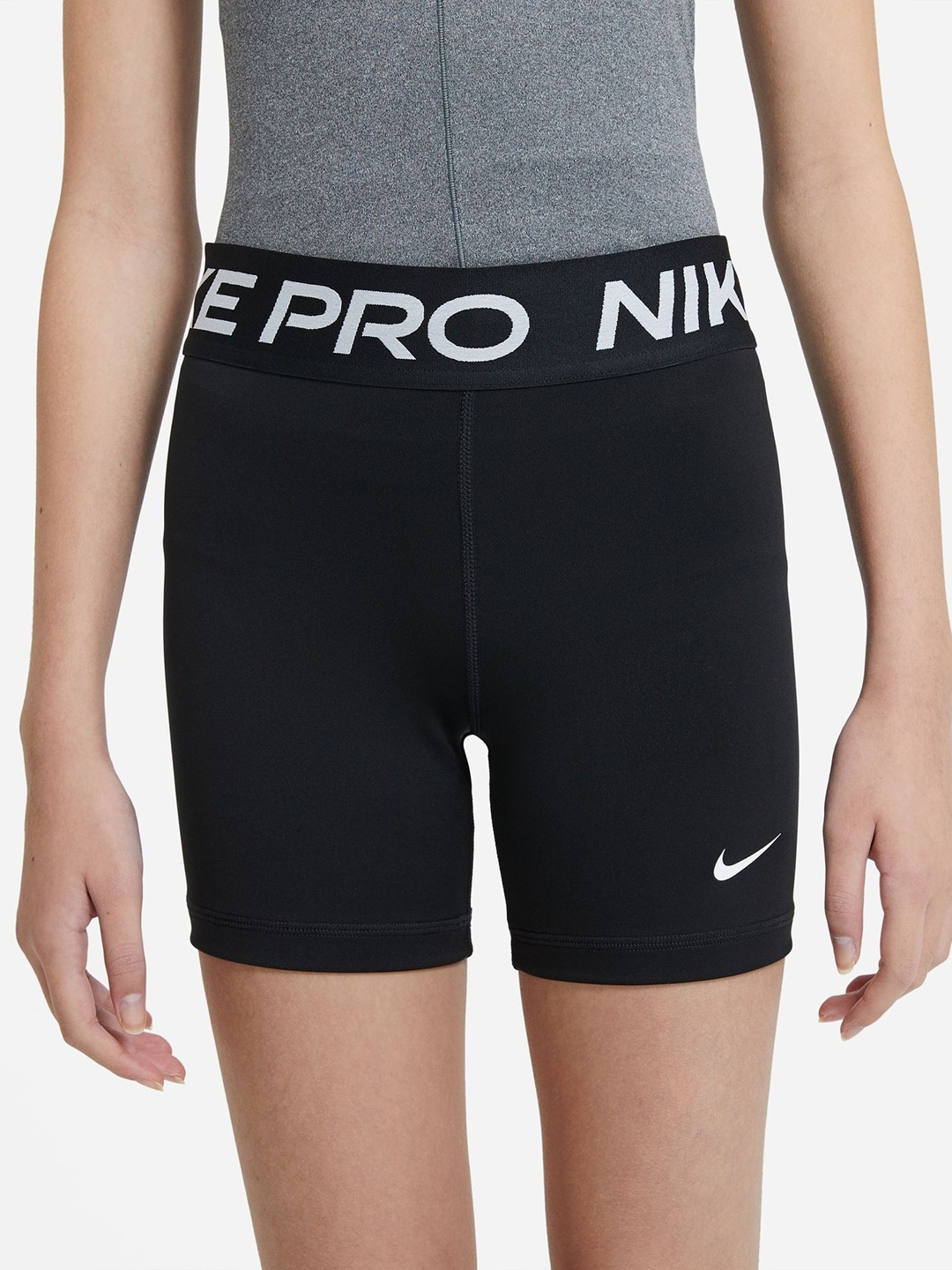

Nike Girls Pro Older Kids Cycling Shorts - 8cm (approx.), Black