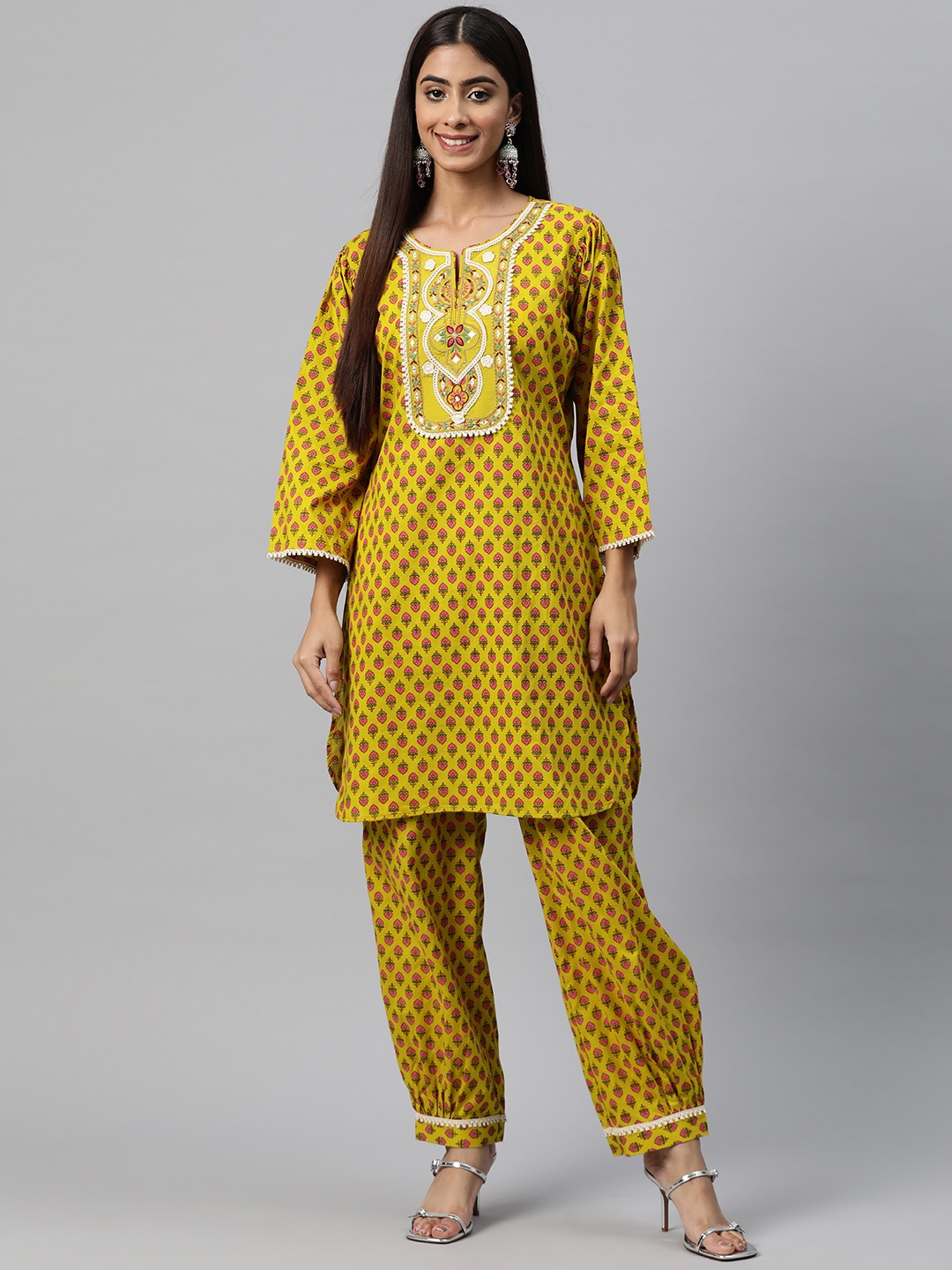 

Nayam By Lakshita Floral Printed Thread Work Pure Cotton Cambric Kurta with Harem Pants, Yellow