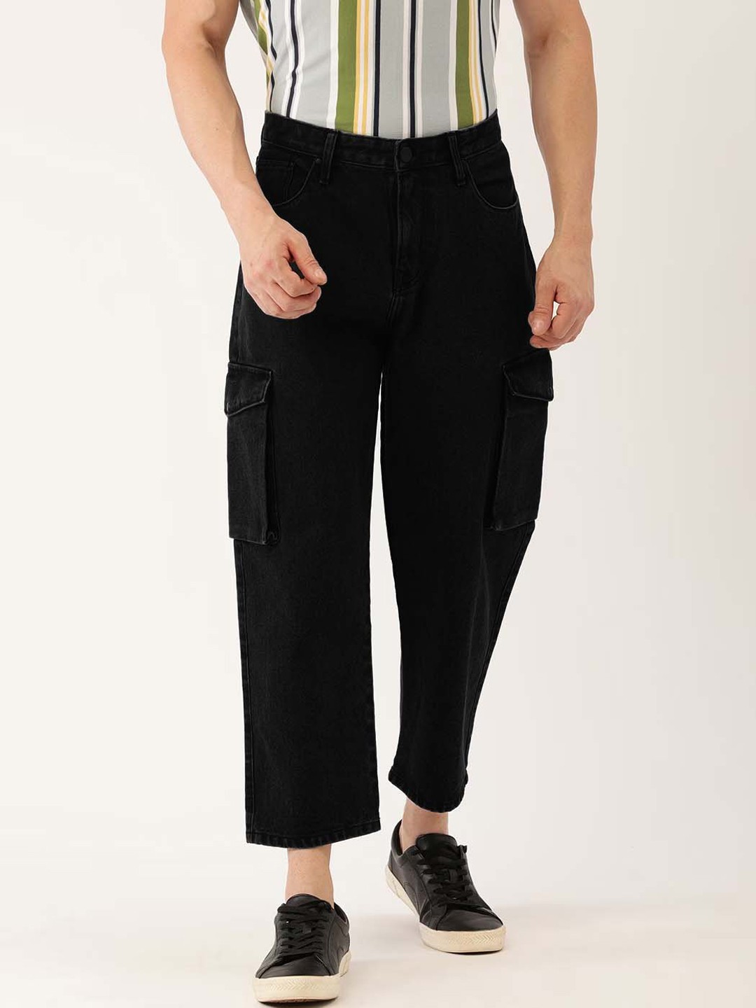 

Bene Kleed Men Pure Cotton Loose Crop Cargo Jeans, Black