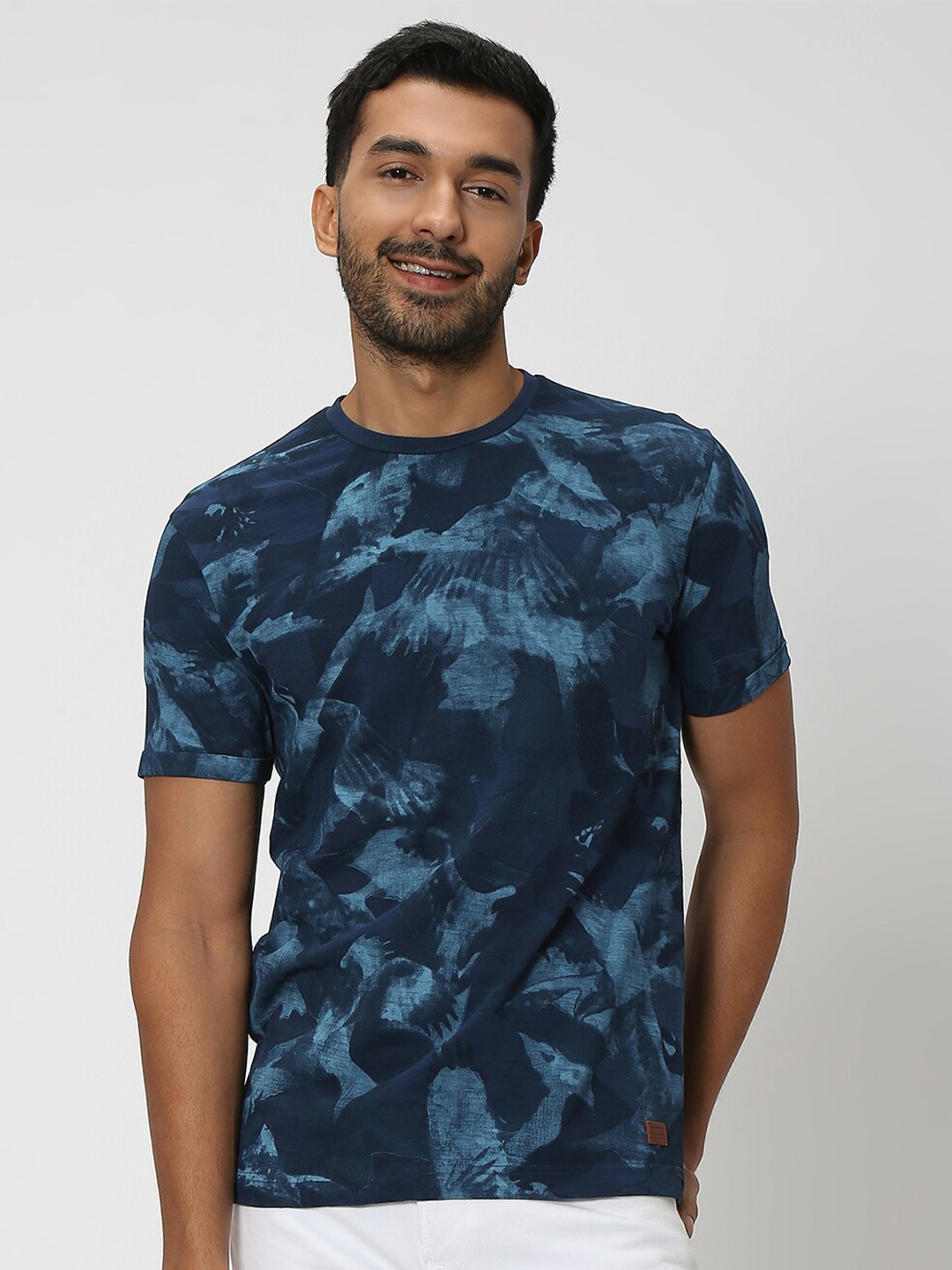 

Mufti Abstract Printed Slim Fit Pure Cotton T-Shirt, Navy blue