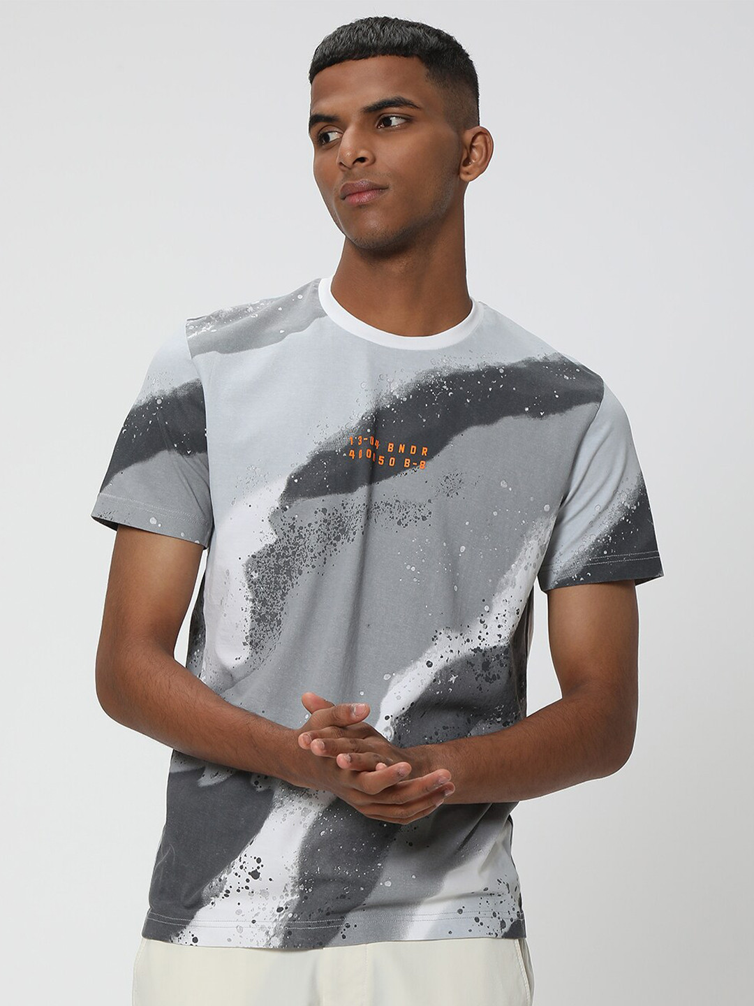 

Mufti Abstract Printed Slim Fit Pure Cotton T-shirt, Grey