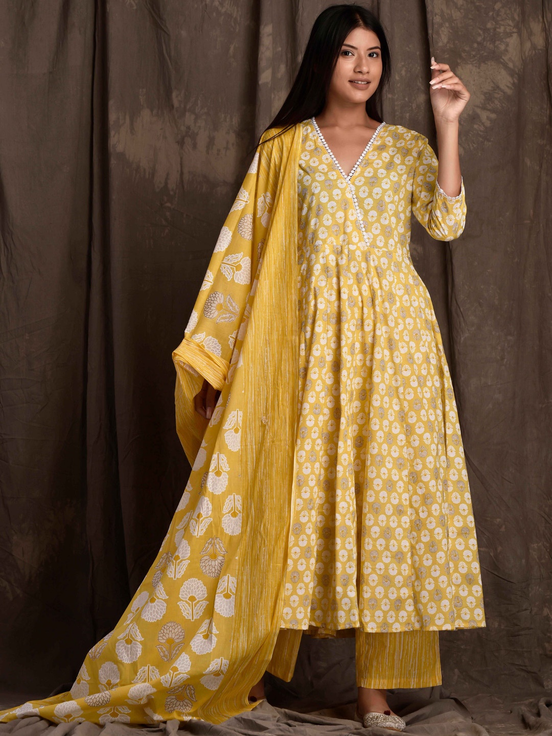 

mokshi Yellow Floral Printed Empire Pure Cotton Kurta With Palazzos & With Dupatta