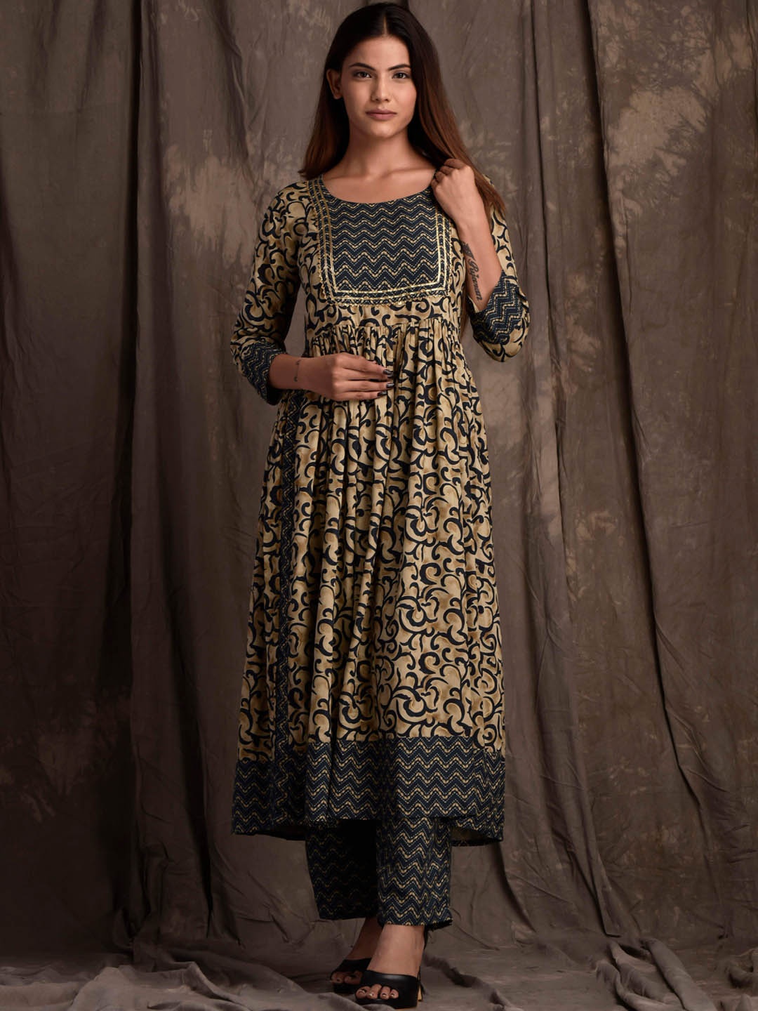 

mokshi Ethnic Motifs Printed Anarkali Kurta With Palazzos, Beige