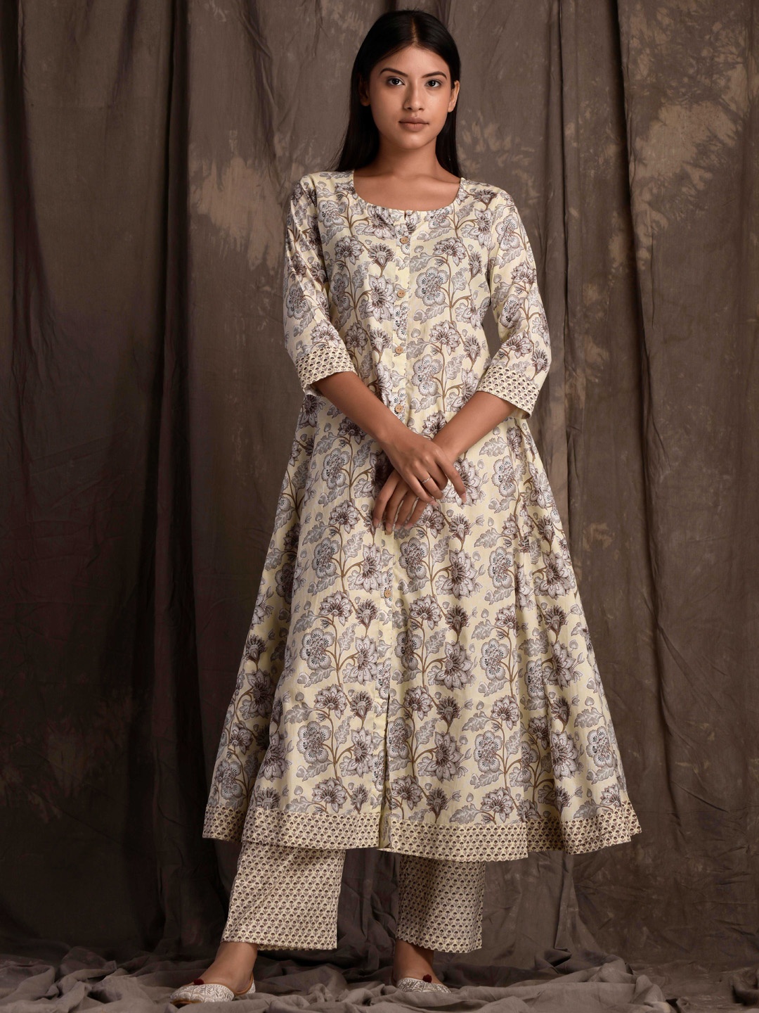 

mokshi Floral Printed Pure Cotton A-Line Kurta With Palazzos, Beige