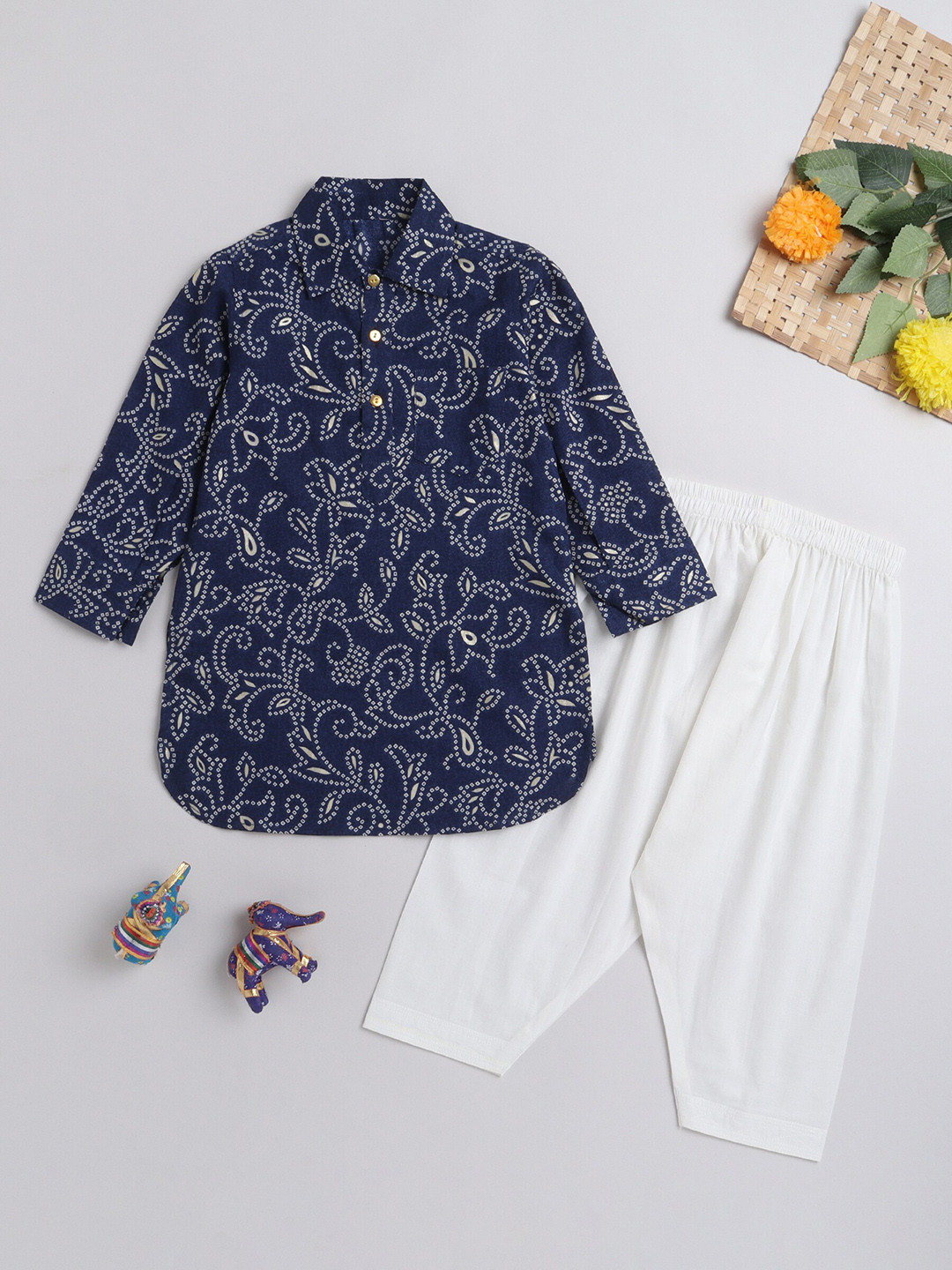 

The Magic Wand Boys Bandhani Printed Pure Cotton Kurta & Pyjamas, Navy blue