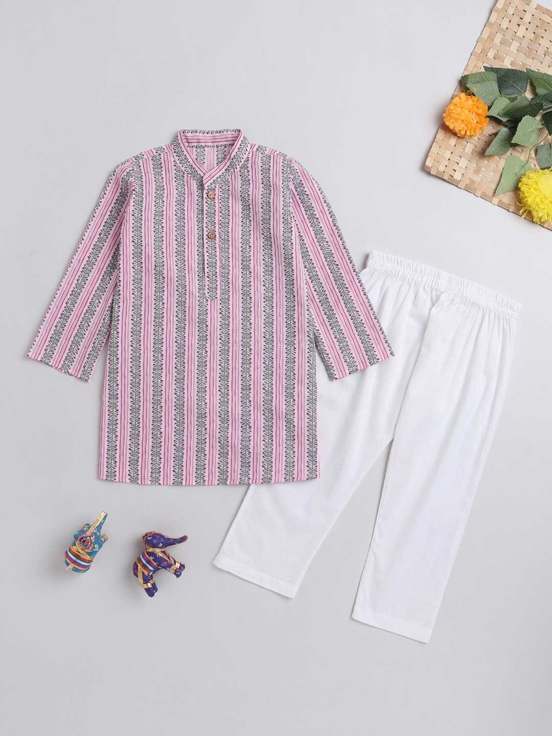 

The Magic Wand Boys Ethnic Motifs Printed Pure Cotton Kurta with Pyjama, Pink