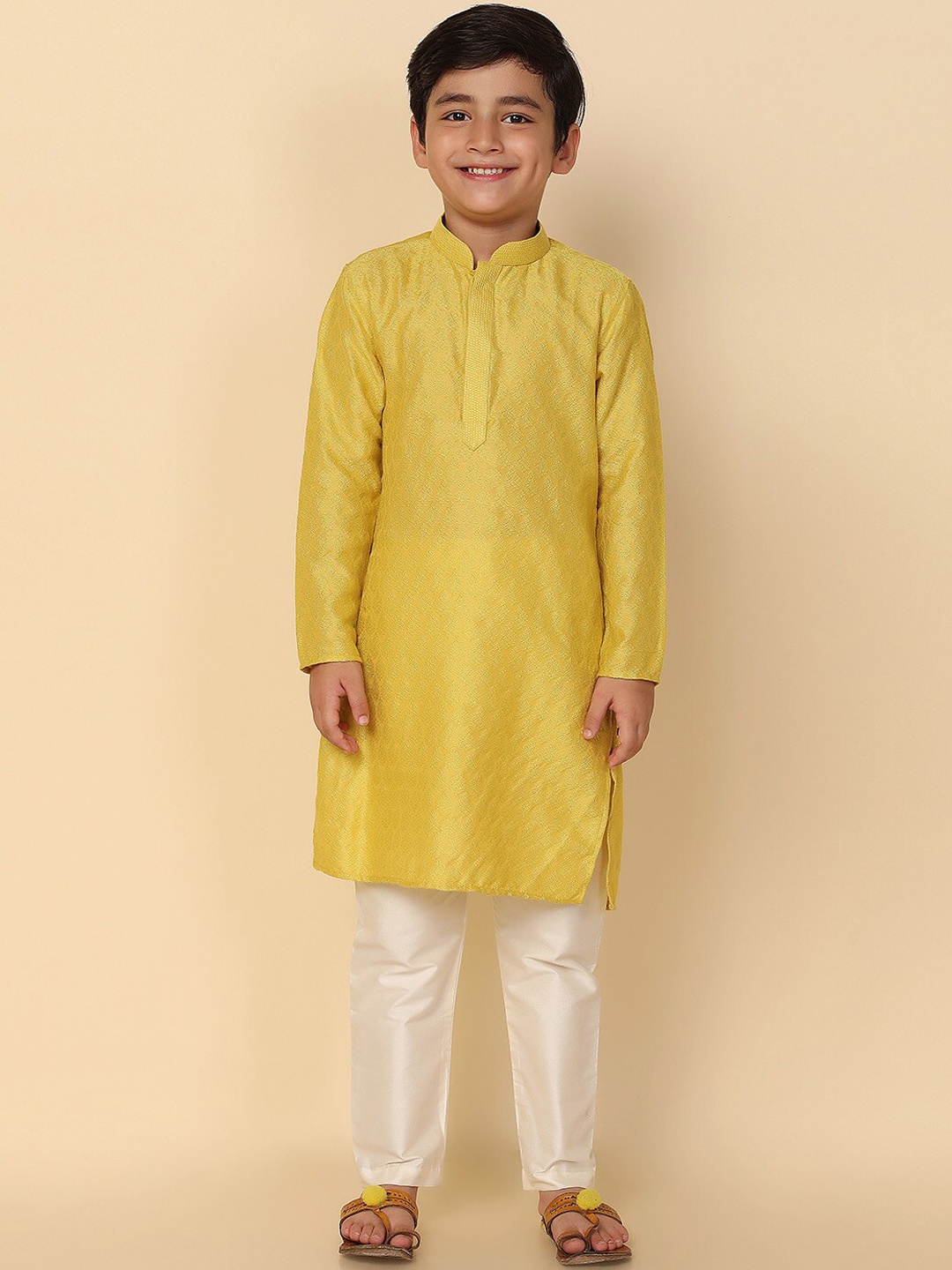 

KISAH Boys Solid Textured Regular Fit Ethnic Motifs Kurta Pyjama Set, Yellow