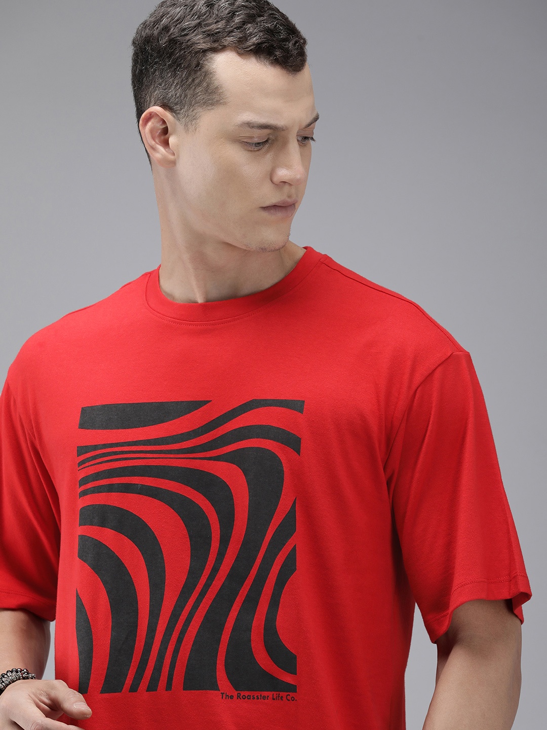 

Roadster Men Graphic Printed T-shirt, Red