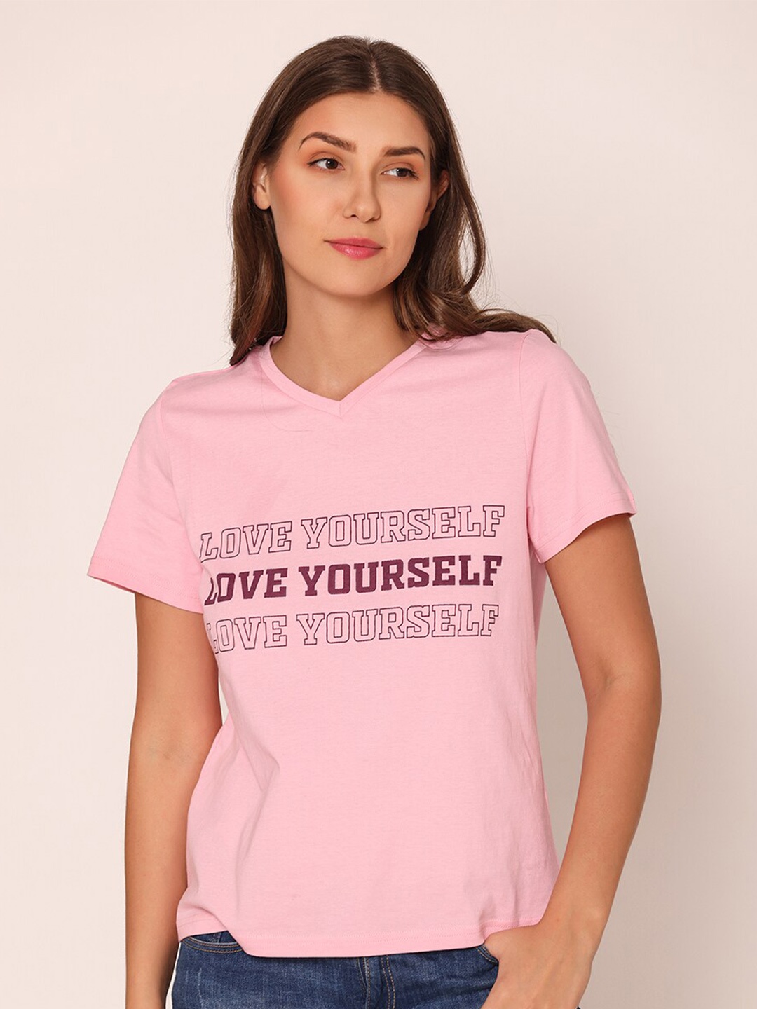 

Bonjour Typography Printed V-Neck Slim Fit T-shirt, Pink