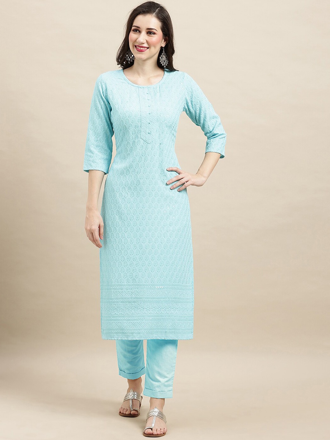

Ishin Round Neck Floral Embroidered Thread Work Kurta, Blue
