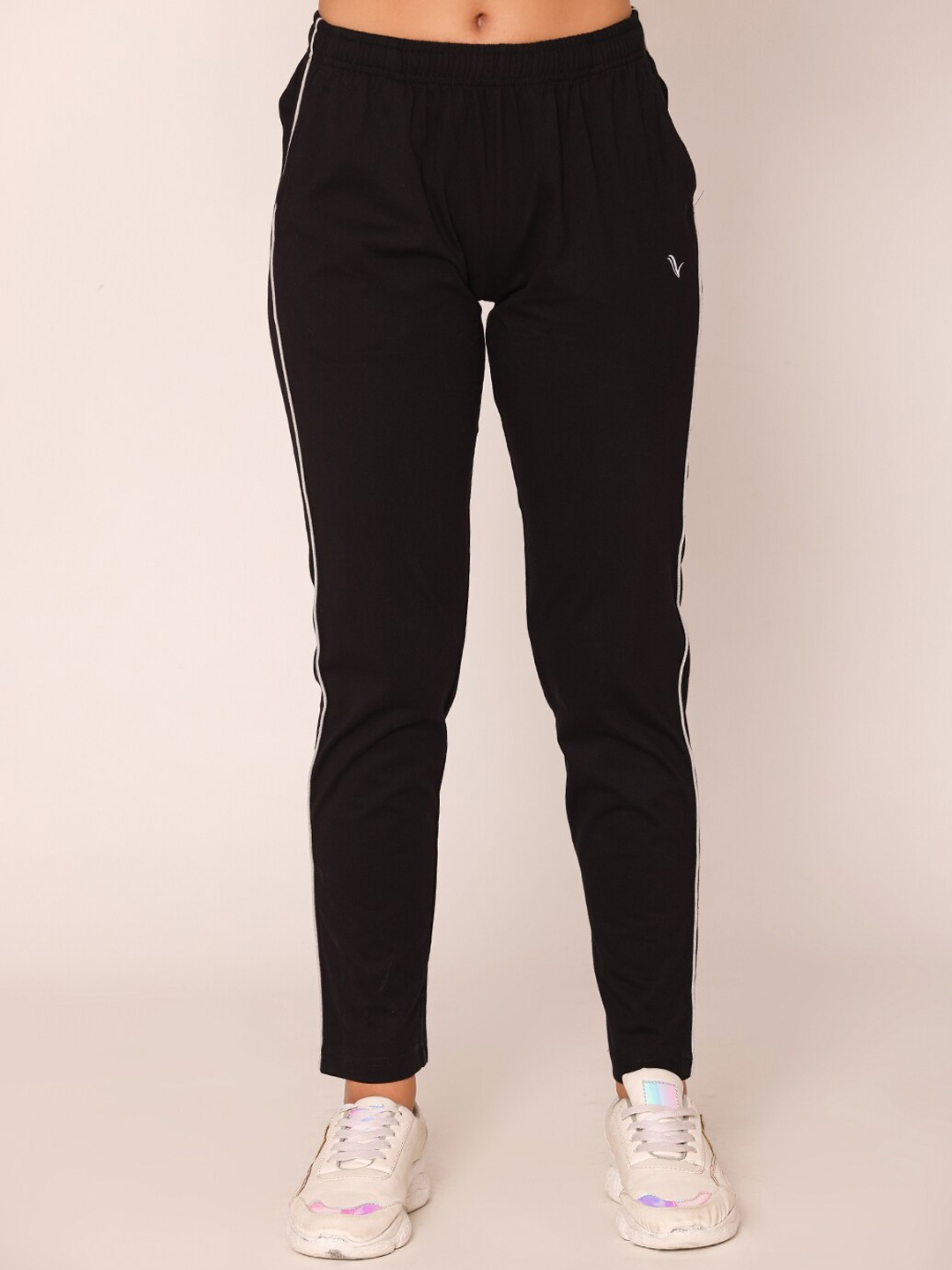 

Bonjour Women Mid Rise Slim Fit Anti Odour Cotton Track Pants, Black