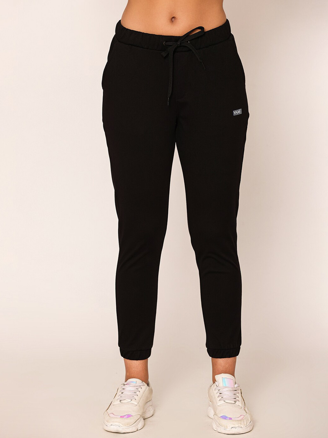 

Bonjour Women Slim Fit Anti Odour Cotton Cropped Joggers, Black