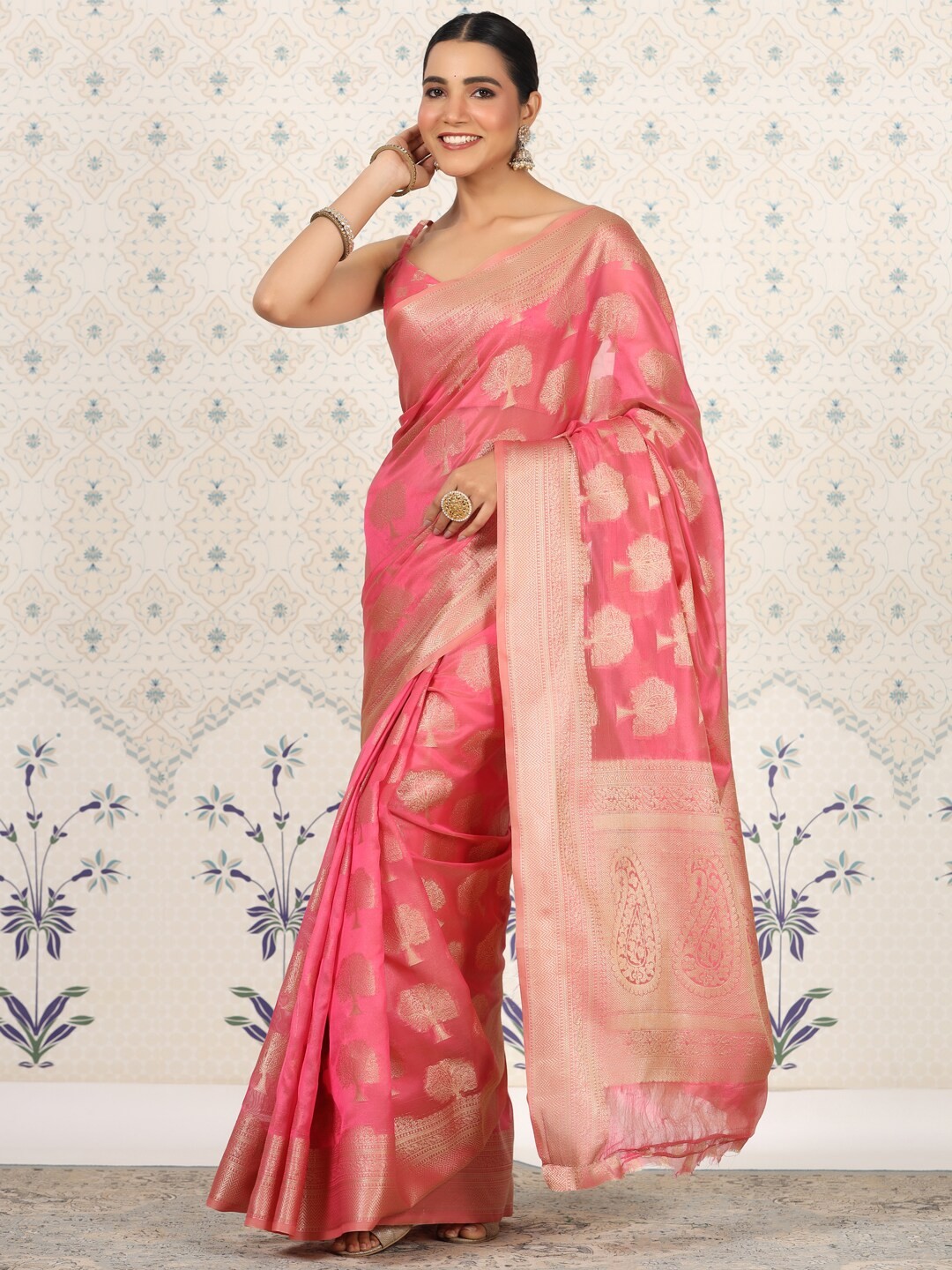 

Ode by House of Pataudi Pink & Gold-Toned Ethnic Woven Design Zari Organza Saree