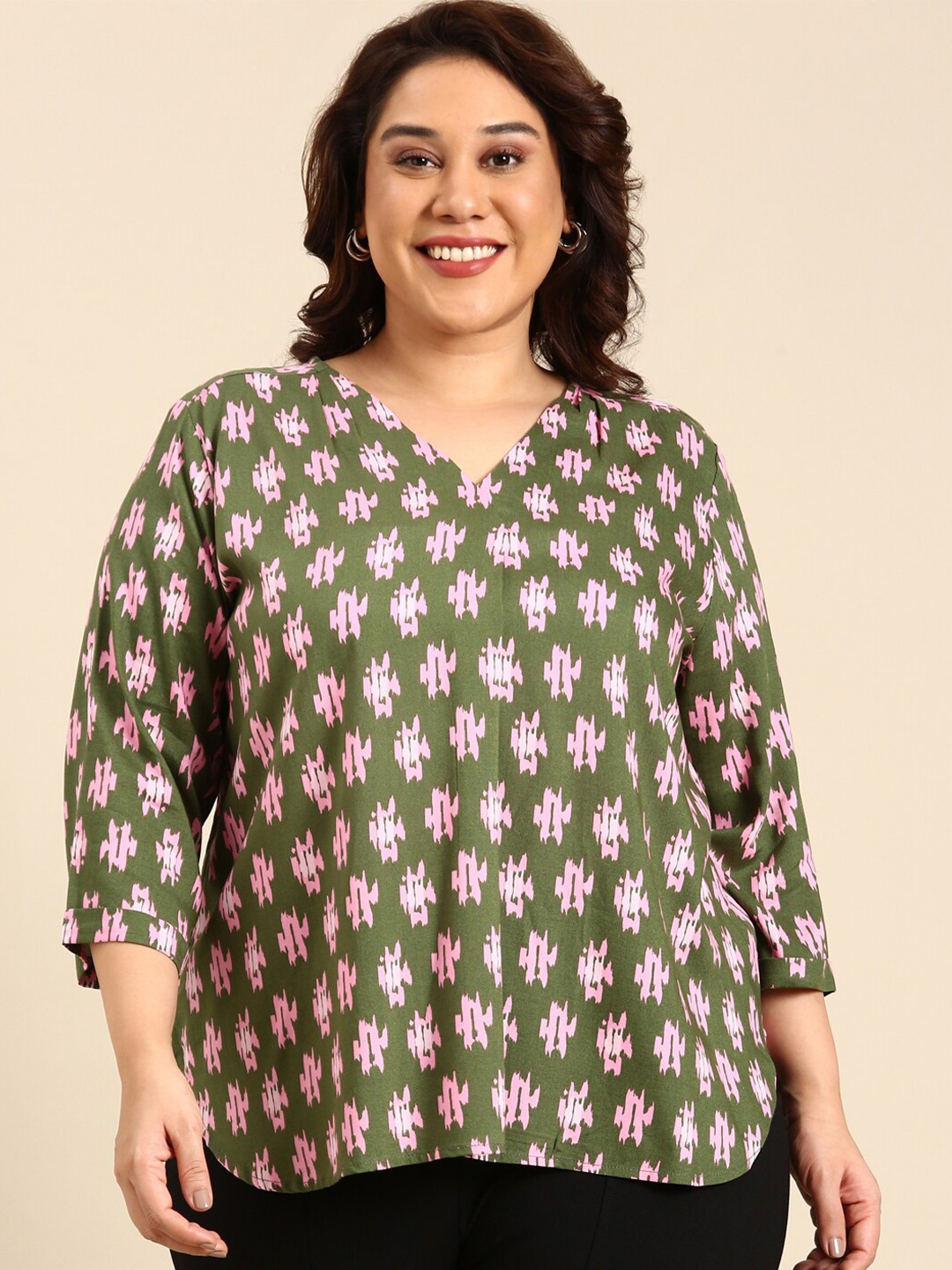 

The Pink Moon Plus Size Abstract Printed V-Neck Top, Green
