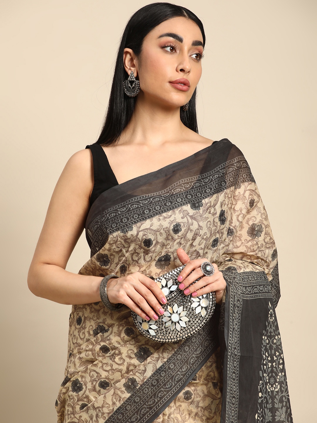 

SHANVIKA Floral Printed Pure Cotton Block Print Saree, Beige