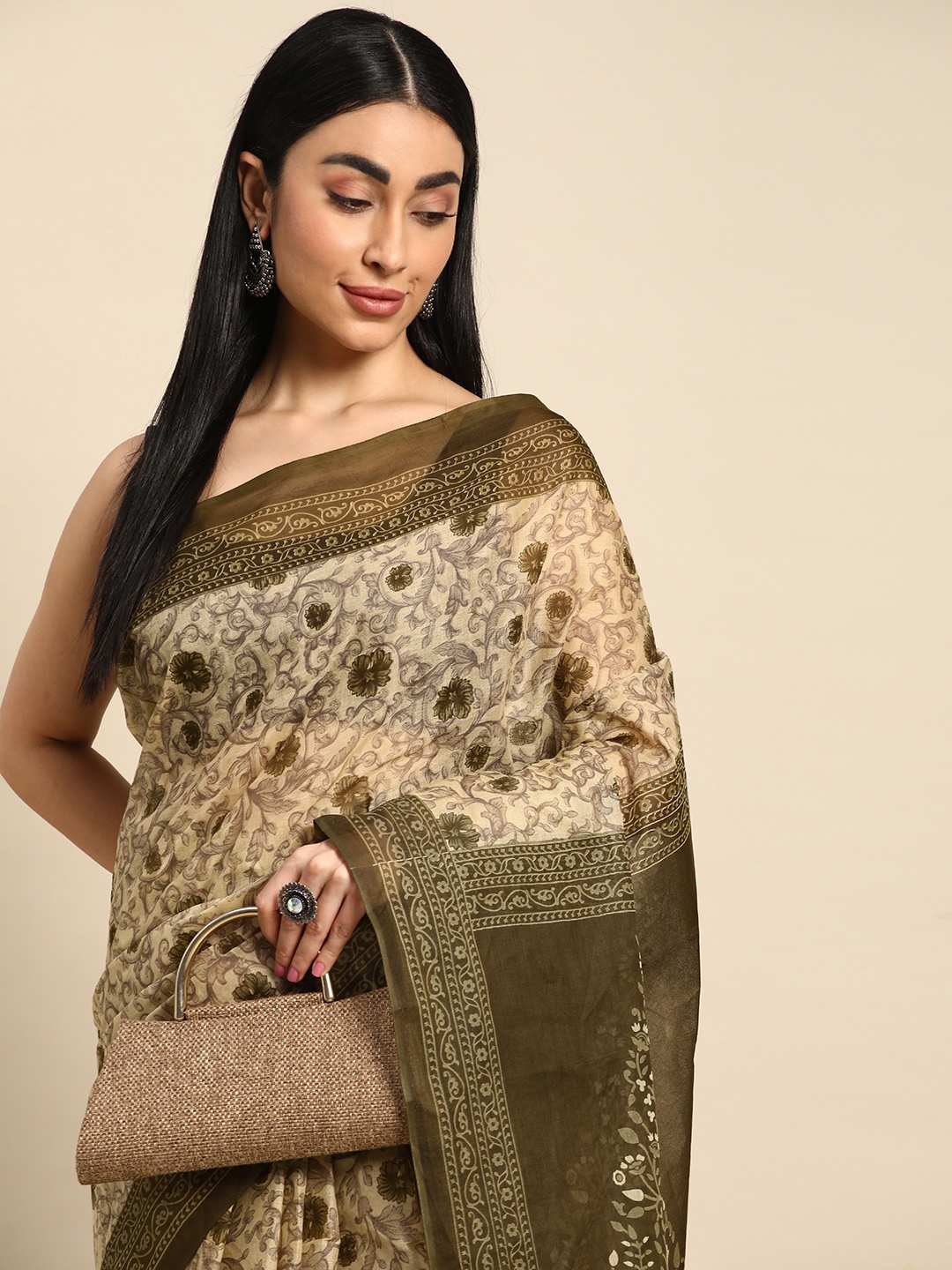 

SHANVIKA Floral Printed Pure Cotton Block Print Saree, Beige