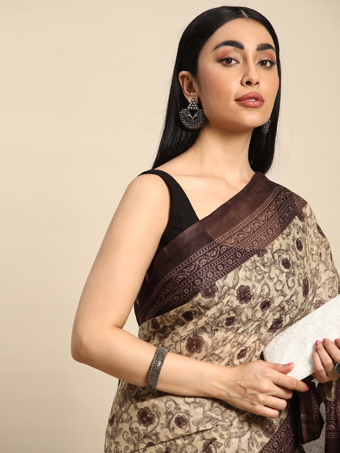 

SHANVIKA Floral Printed Pure Cotton Block Print Saree, Beige