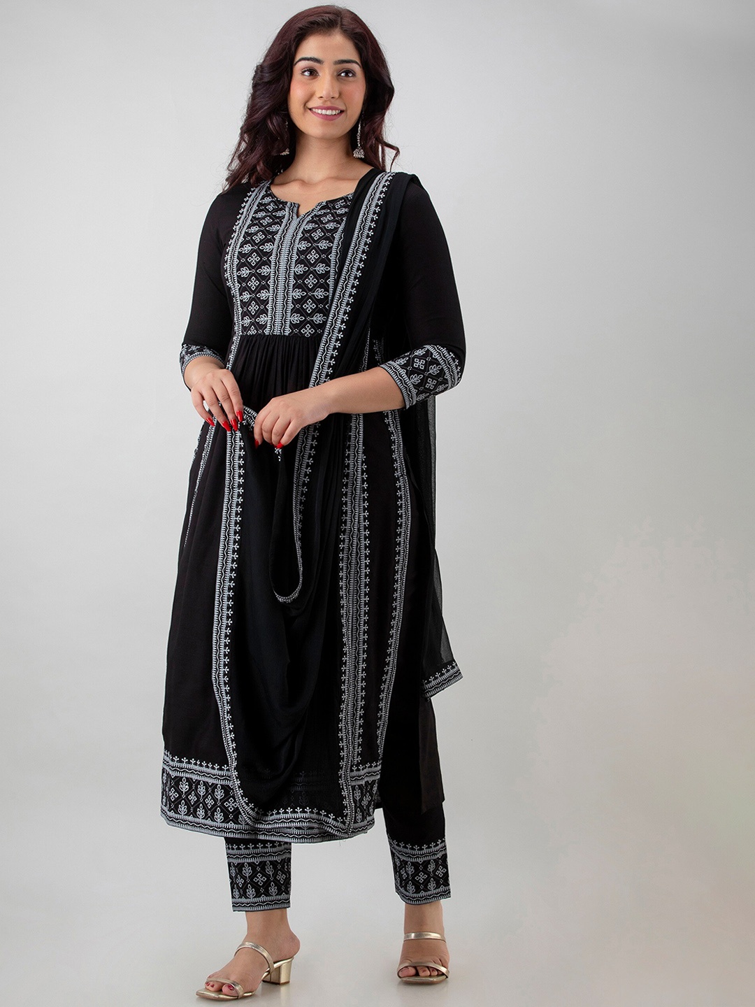 

Charu Ethnic Motifs Printed Kurta With Trousers & Dupatta, Black