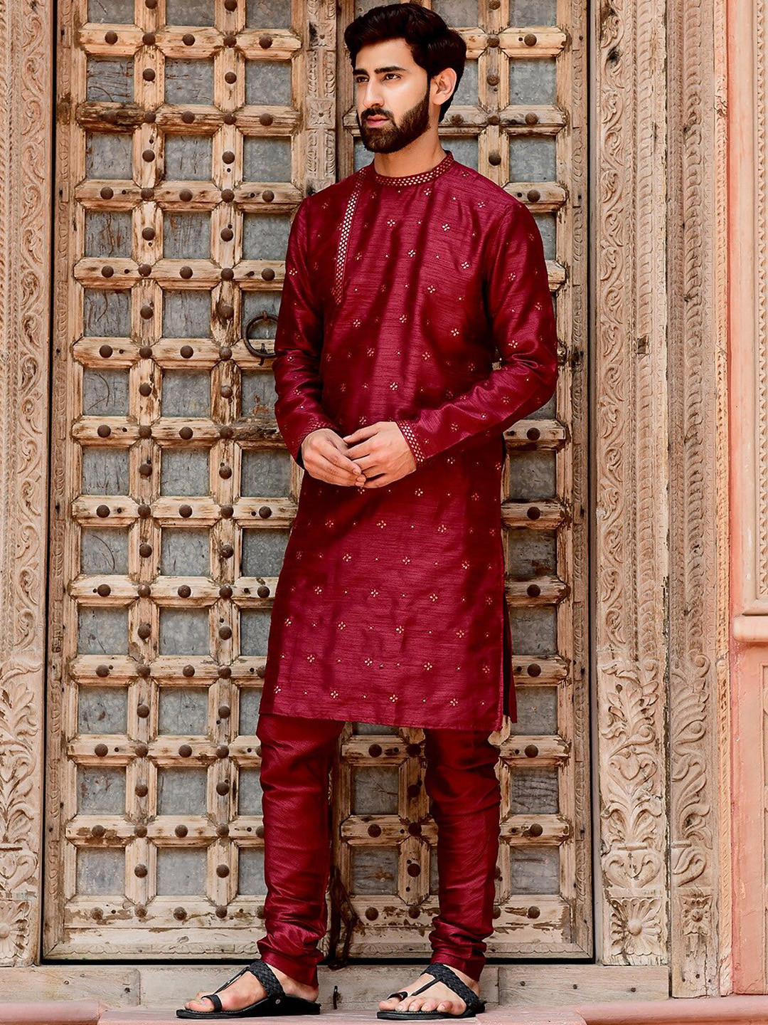 

HOUSE OF DEYANN Ethnic Motifs Embroidered Sequinned Dupion Silk Kurta with Churidar, Maroon