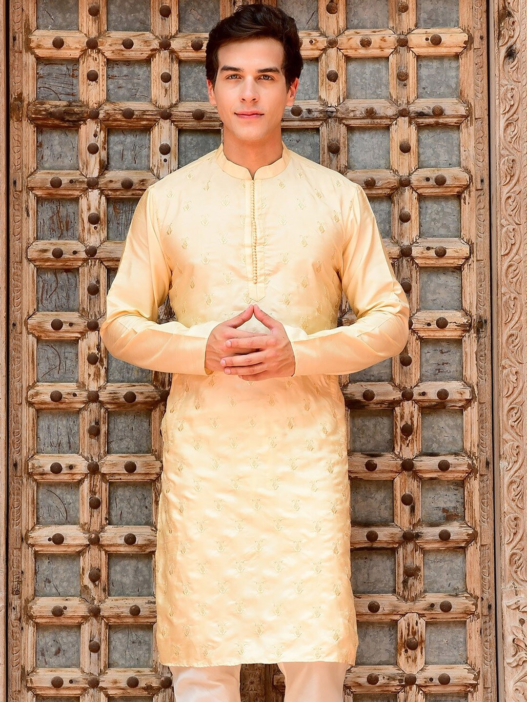 

HOUSE OF DEYANN Ethnic Motifs Embroidered Mandarin Collar Dupion Silk Kurta with Churidar, Cream