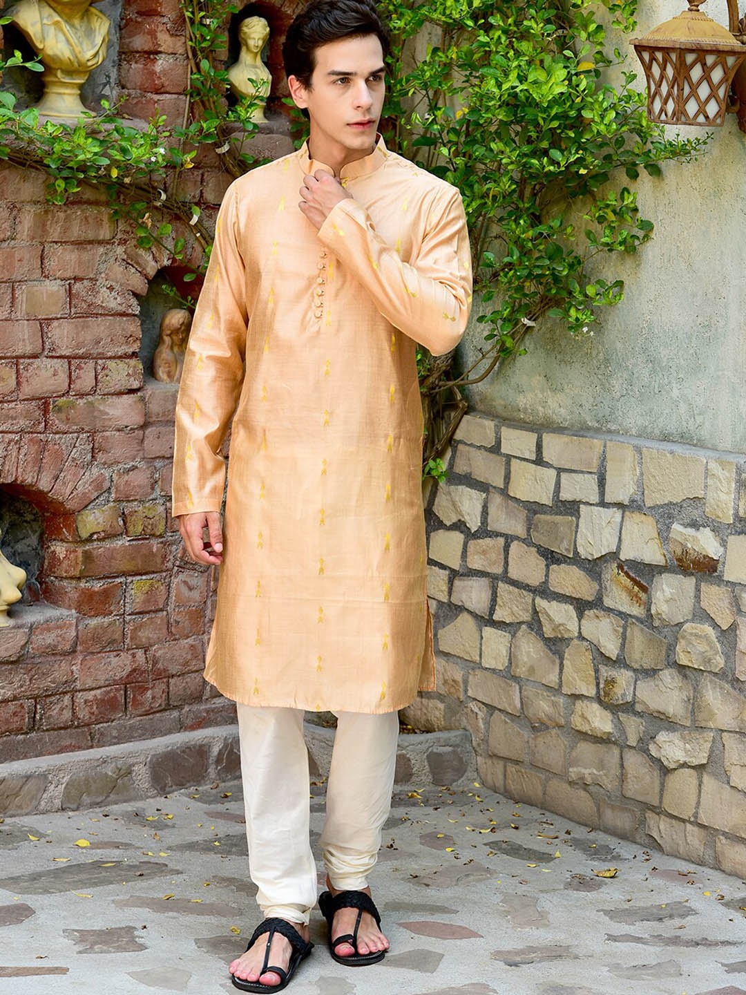 

HOUSE OF DEYANN Woven Design Mandarin Collar Straight Kurta and Churidar, Coral