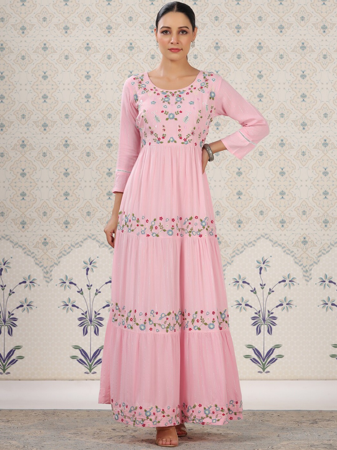 

Ode by House of Pataudi Floral Embroidered Kurta, Pink