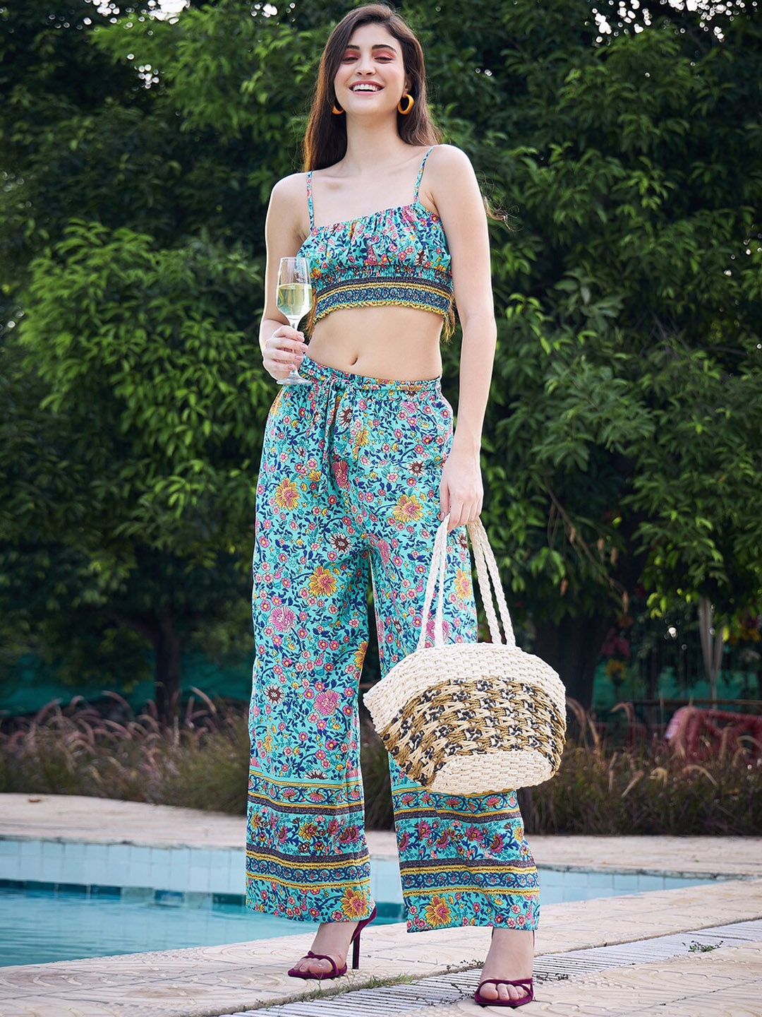 

Berrylush Floral Printed Crop Top & Trousers, Blue