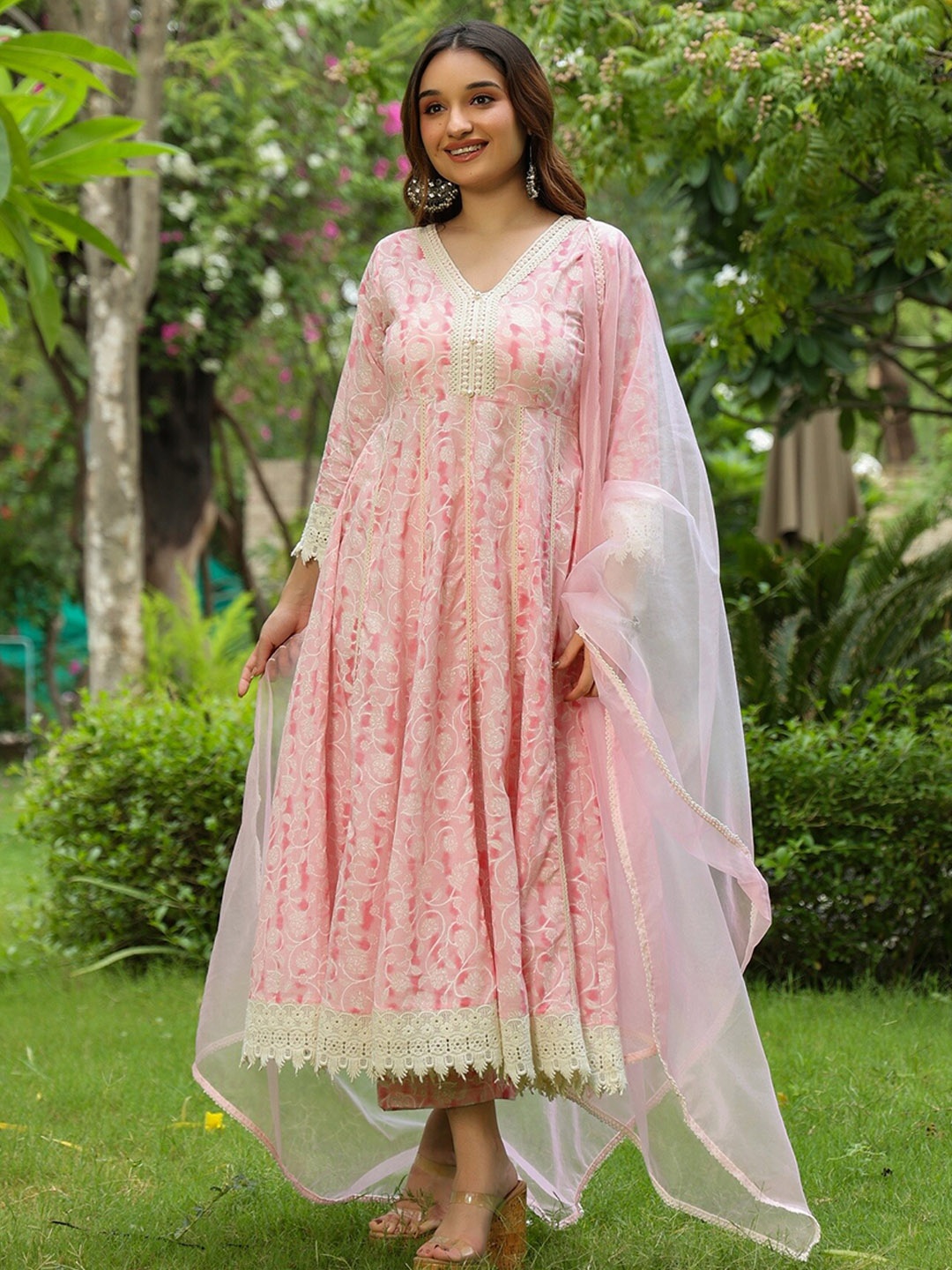 

PINKVILLE JAIPUR Floral Printed Empire Pure Cotton Kurta with Trousers & With Dupatta, Pink