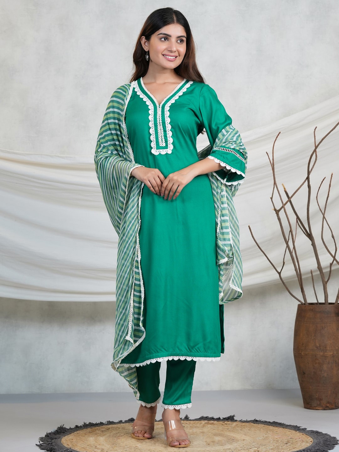 

Adveta Ethnic Motifs Self Design Kurta With Trousers & Dupatta, Green