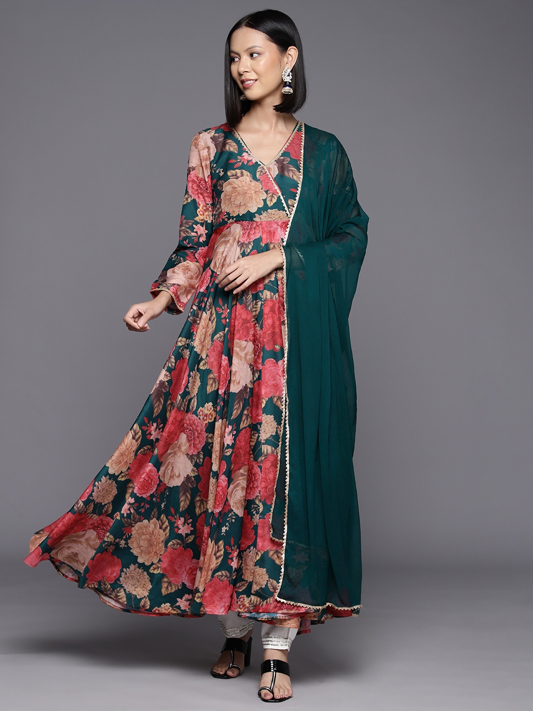 

Varanga Floral Printed Gotta Patti Anarkali Kurta with Dupatta, Green