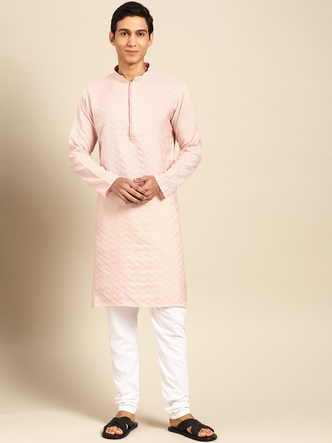 

MANQ Men Self Design Regular Thread Work Kurta with Churidar, Pink
