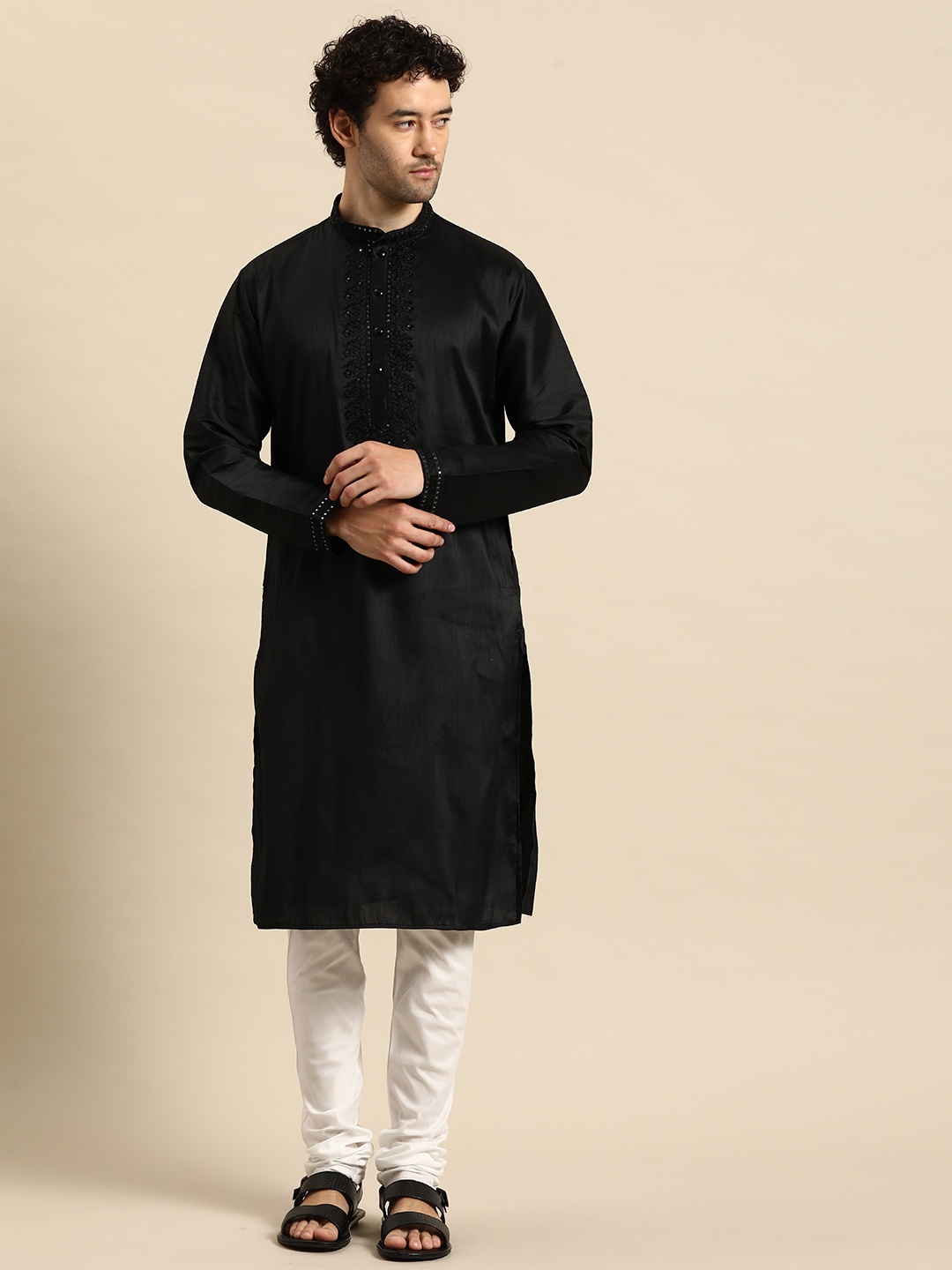 

MANQ Men Floral Embroidered Regular Sequinned Kurta with Churidar, Black