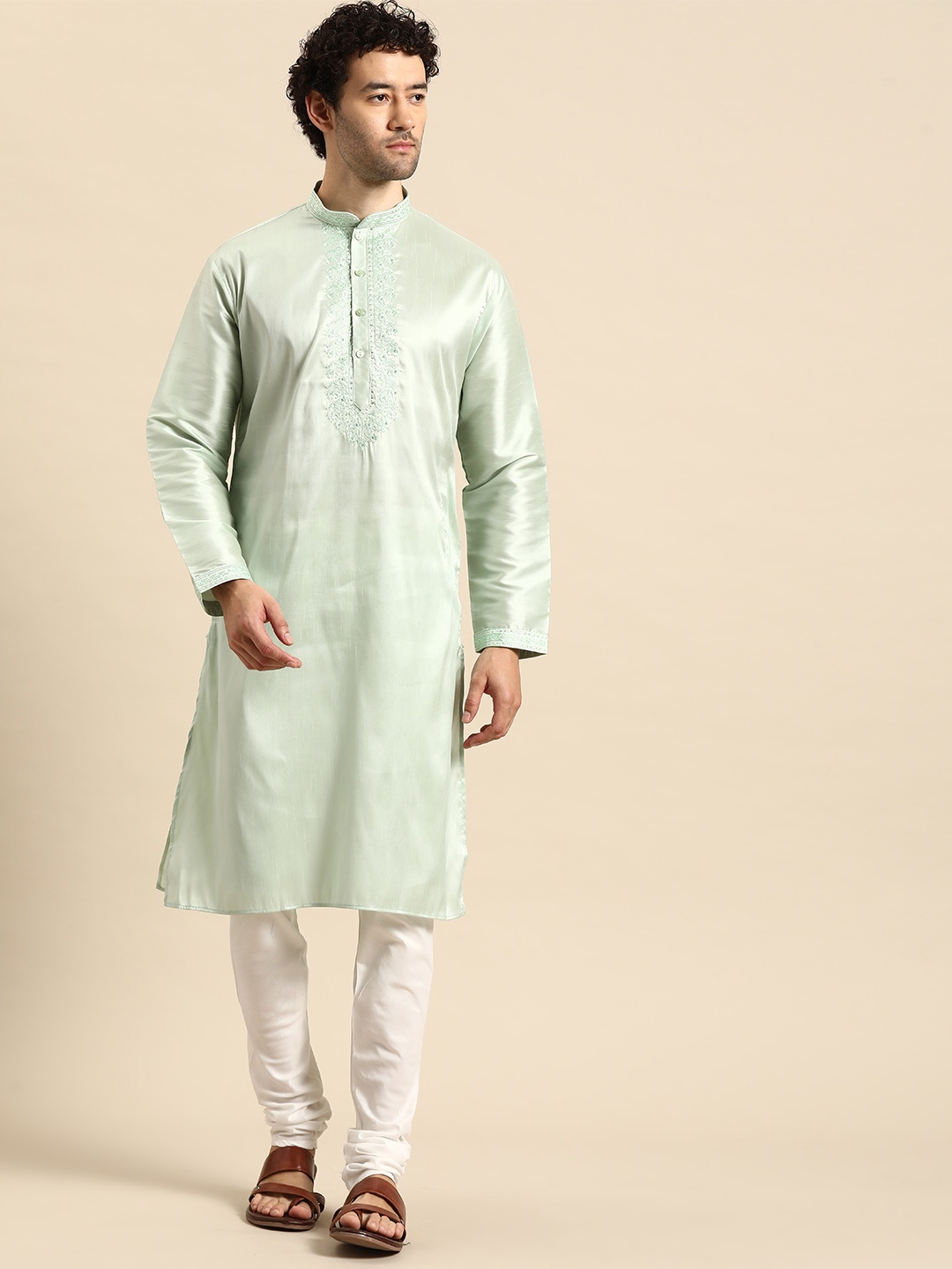 

MANQ Men Floral Embroidered Regular Sequinned Kurta with Churidar, Sea green