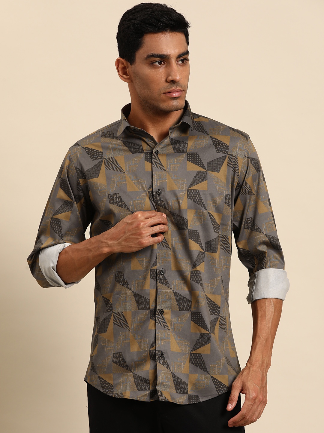 

MANQ Men Smart Opaque Printed Casual Shirt, Grey