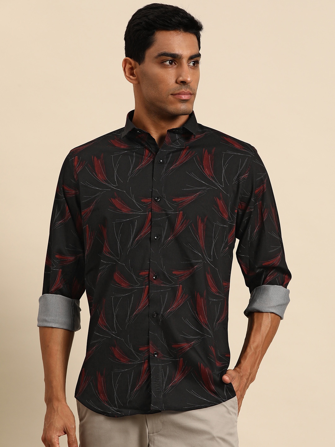 

MANQ Men Smart Floral Opaque Printed Casual Shirt, Black