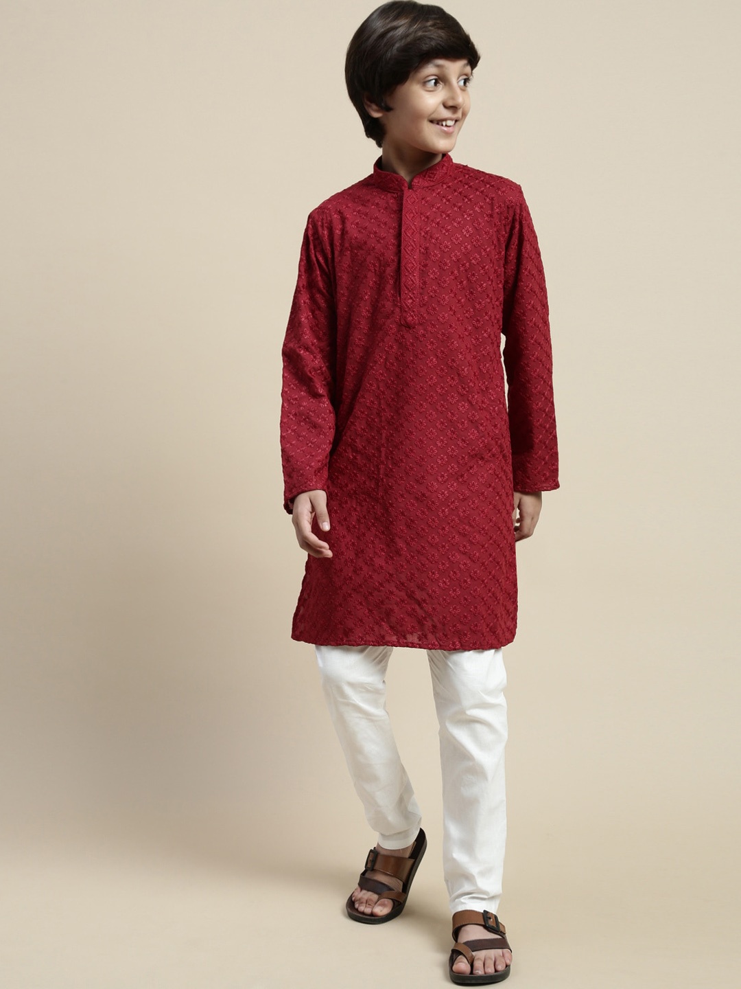 

Sanwara Floral Embroidered Regular Chikankari Kurta with Pyjamas, Maroon