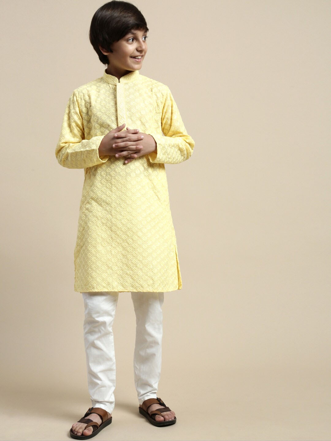 

Sanwara Floral Embroidered Regular Chikankari Kurta with Pyjamas, Yellow