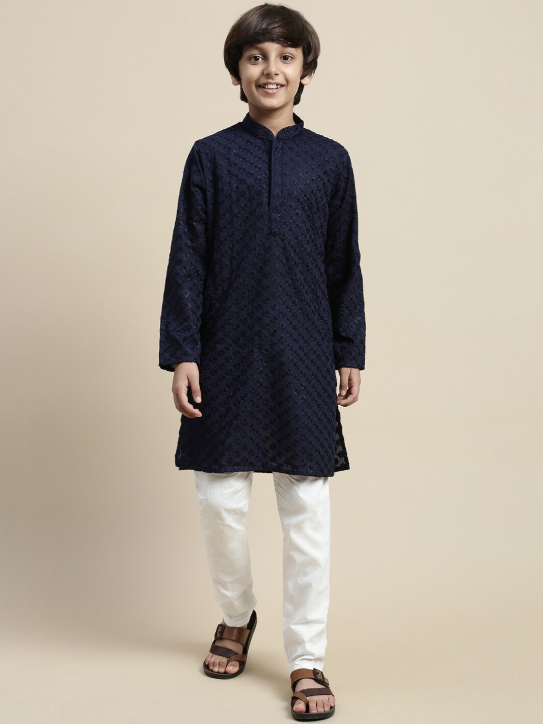 

Sanwara Boys Mandarin Collar Ethnic Motifs Embroidered Kurta with Pyjamas, Blue