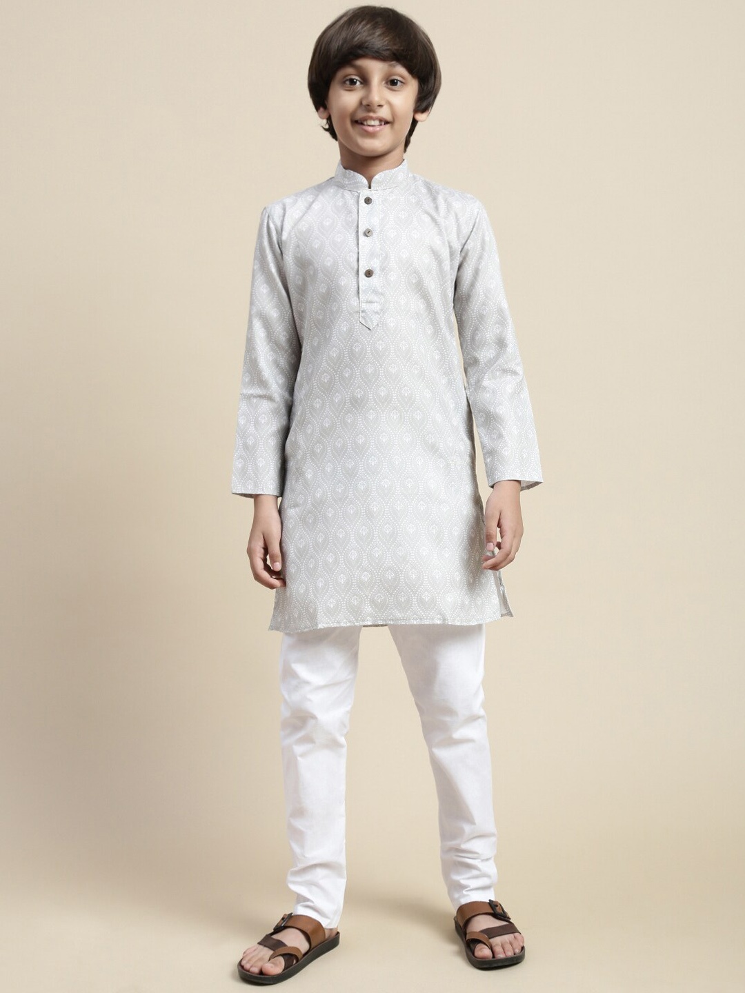 

Sanwara Ethnic Motif Printed Regular Kurta with Pyjamas, Grey