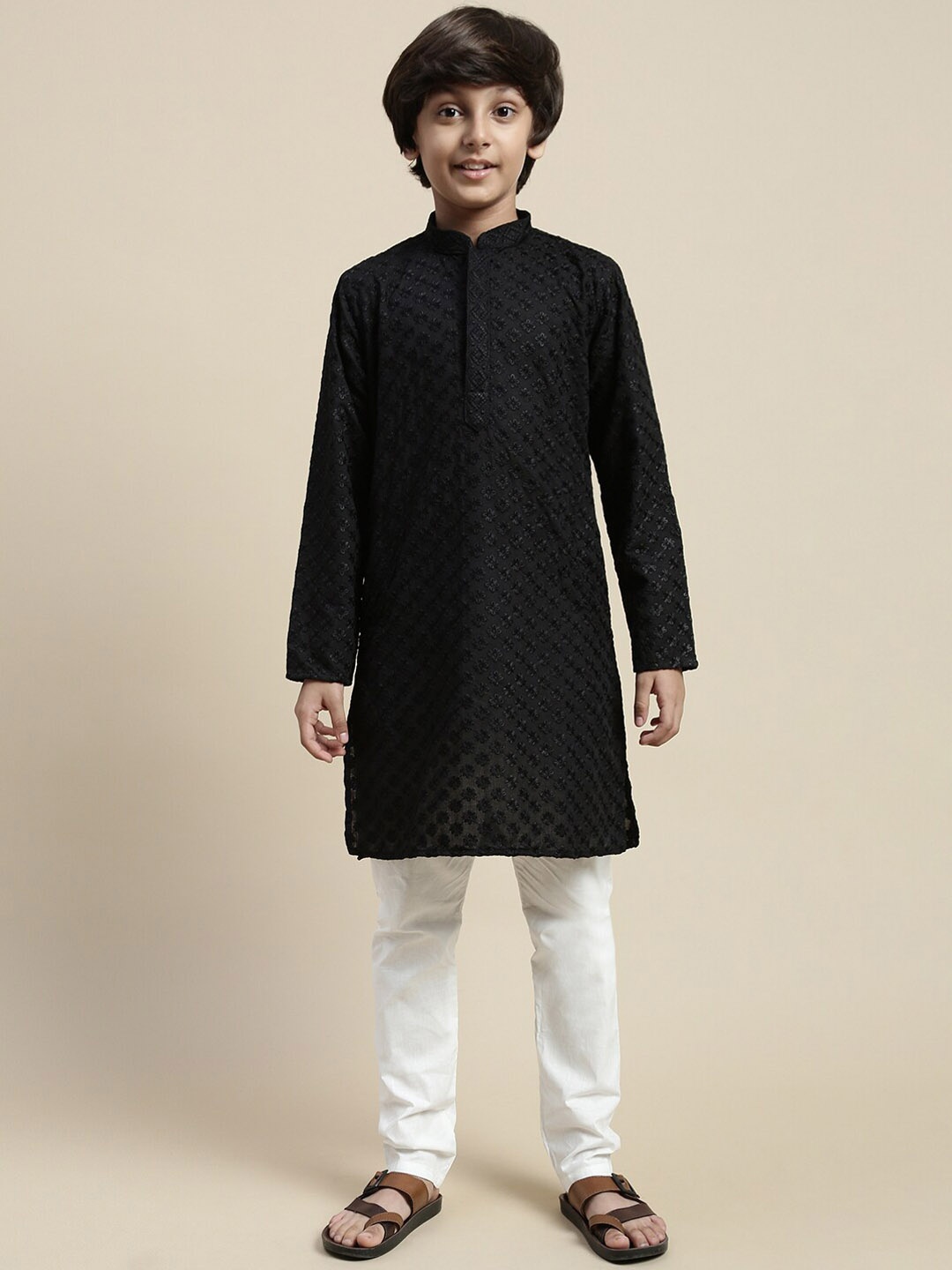 

Sanwara Boys Mandarin Collar Ethnic Motifs Embroidered Kurta with Pyjamas, Black
