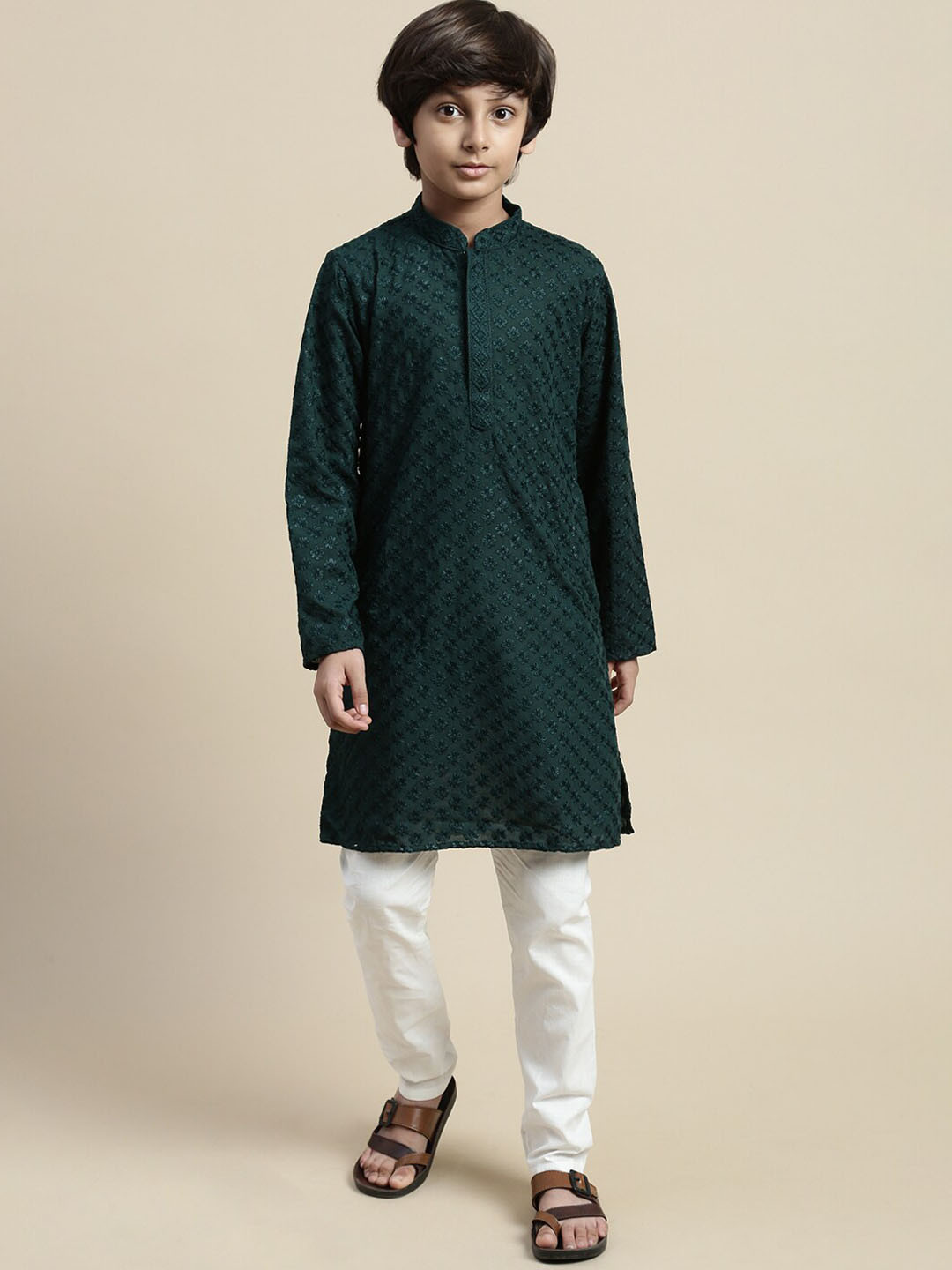 

Sanwara Ethnic Motifs Embroidered Regular Chikankari Kurta with Pyjamas, Green