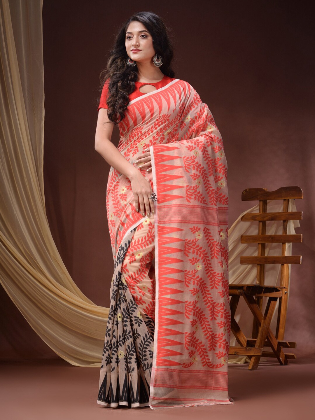 

DESH BIDESH Floral Woven Design Pure Cotton Jamdani Saree, Red