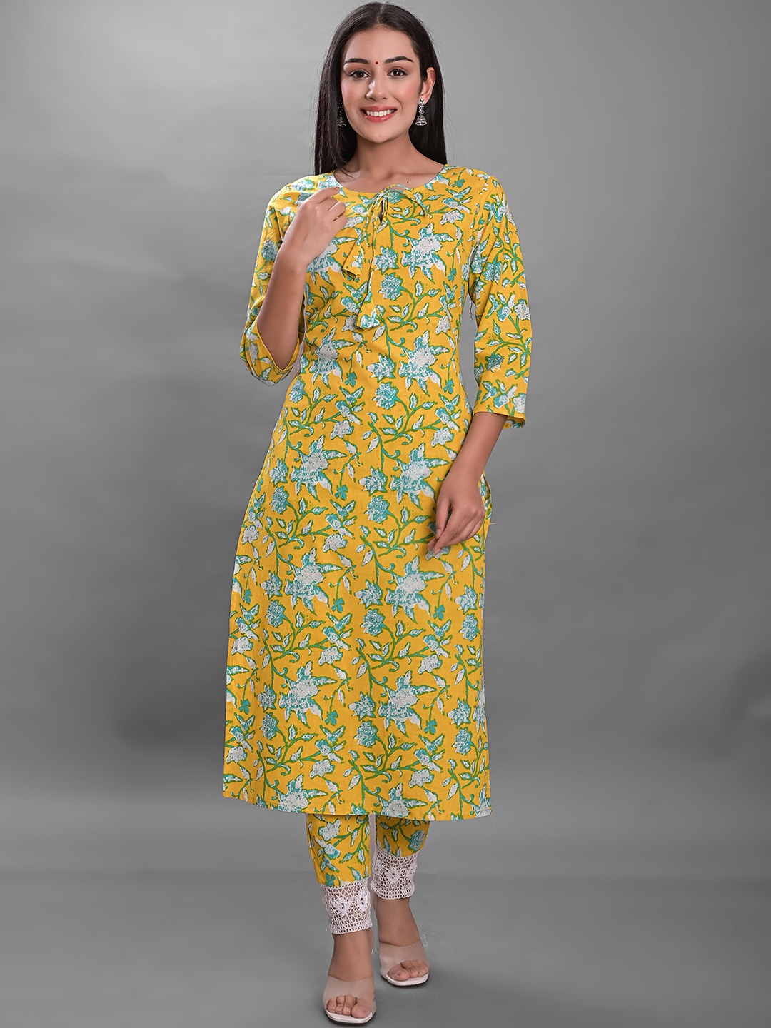 

KPF Floral Printed Keyhole Neck Straight Kurta With Trousers, Yellow