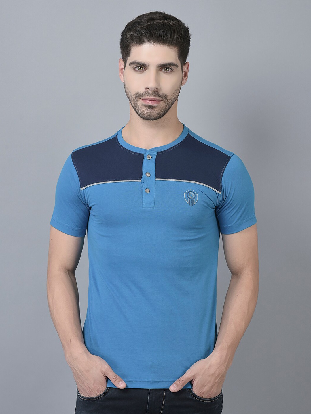 

Dollar Colourblocked Henley Neck Cotton T-shirt, Turquoise blue