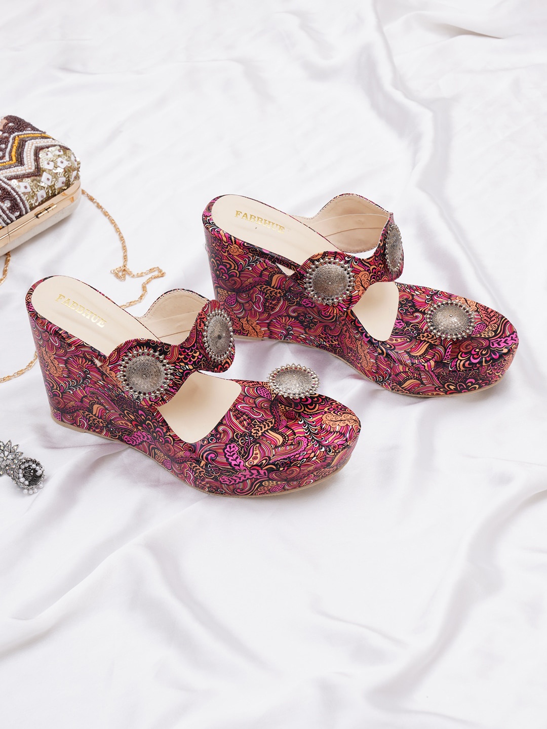 

FABBHUE Ethnic Embellished Printed One Toe Wedges, Pink