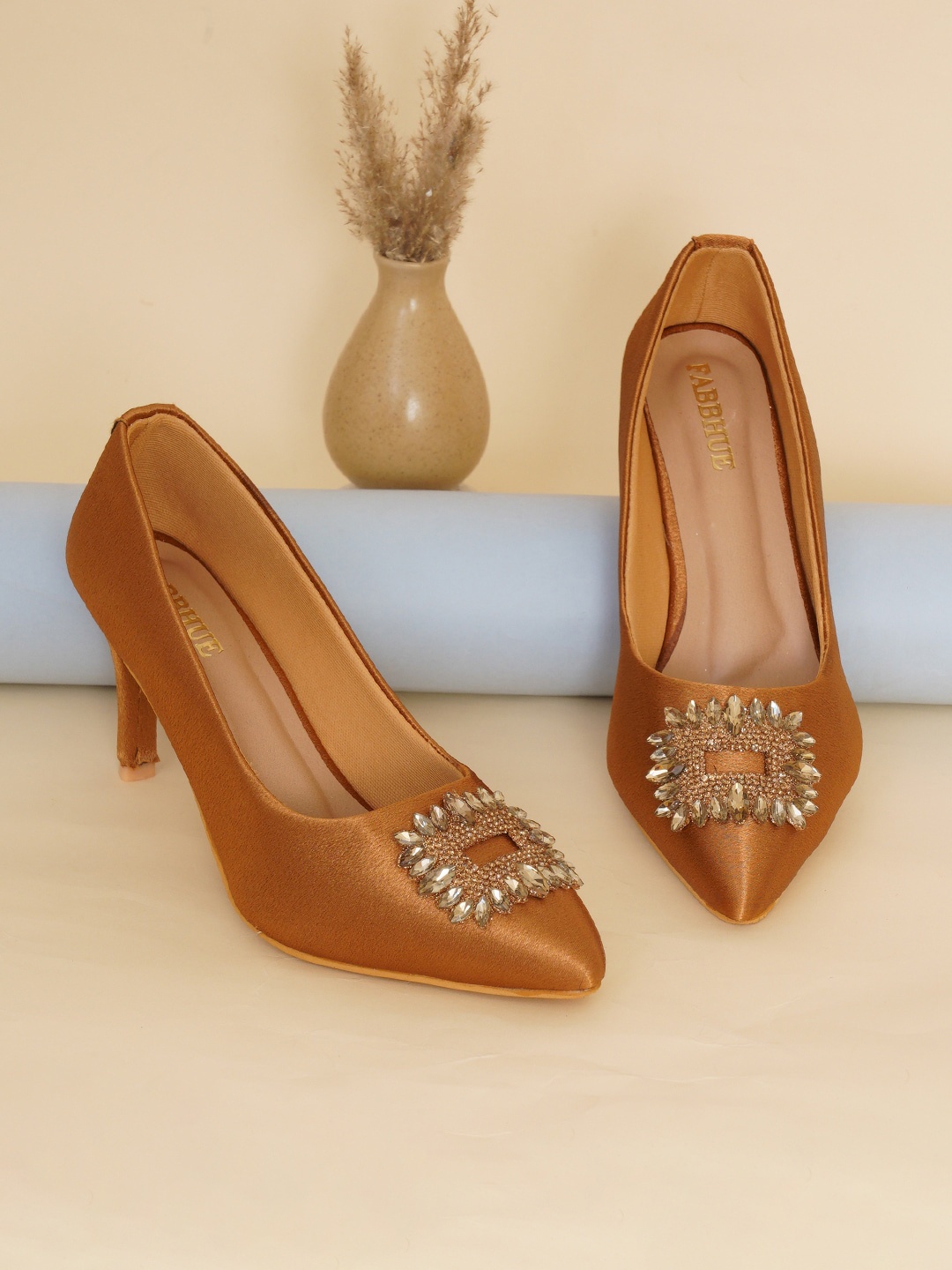 

FABBHUE Embellished Pointed Toe Party Slim Pumps, Gold