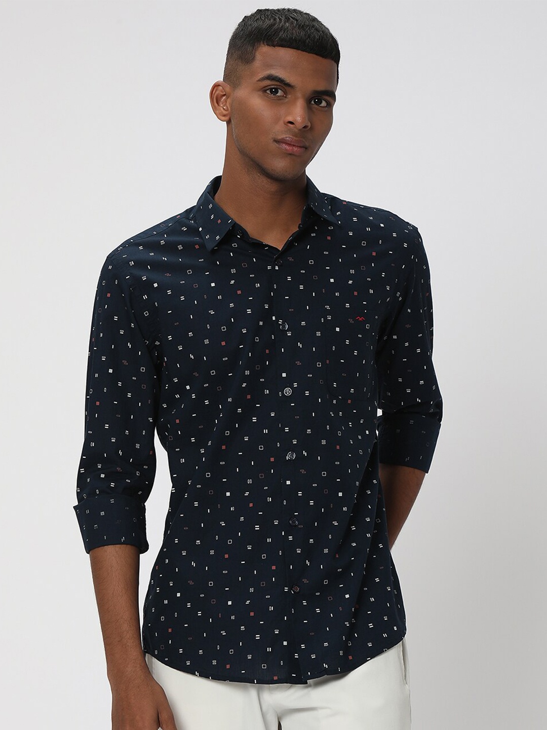 

Mufti Geometric Printed Slim Fit Pure Cotton Casual Shirt, Navy blue