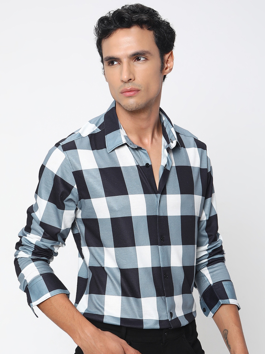 

Mufti Slim Fit Buffalo Checks Casual Shirt, Black